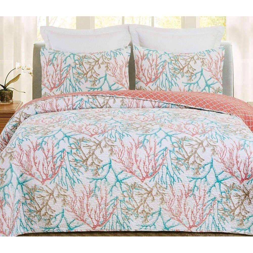 Oceanaire Seafoam Queen or Full Size Reversible Quilt‎ Bedspread
